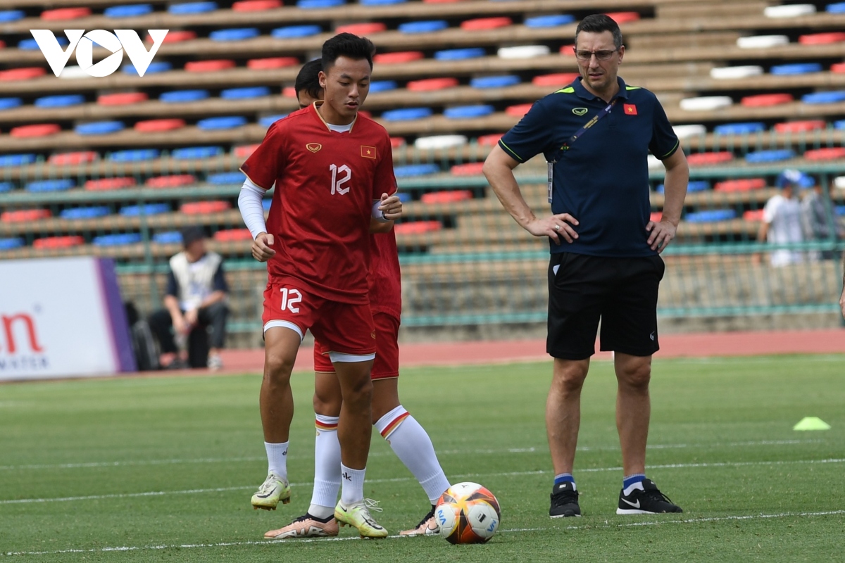 u22 viet nam thua 2-3 truoc 10 nguoi cua u22 indonesia o ban ket sea games 32 hinh anh 9