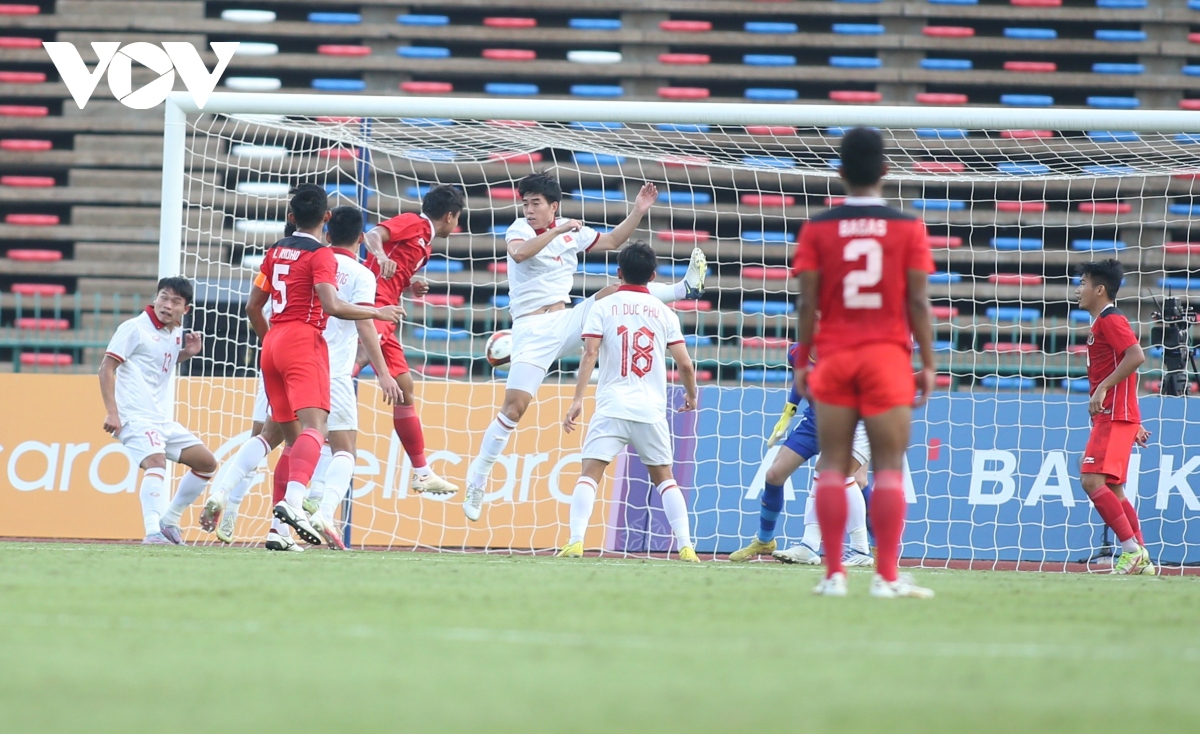 u22 viet nam thua 2-3 truoc 10 nguoi cua u22 indonesia o ban ket sea games 32 hinh anh 14