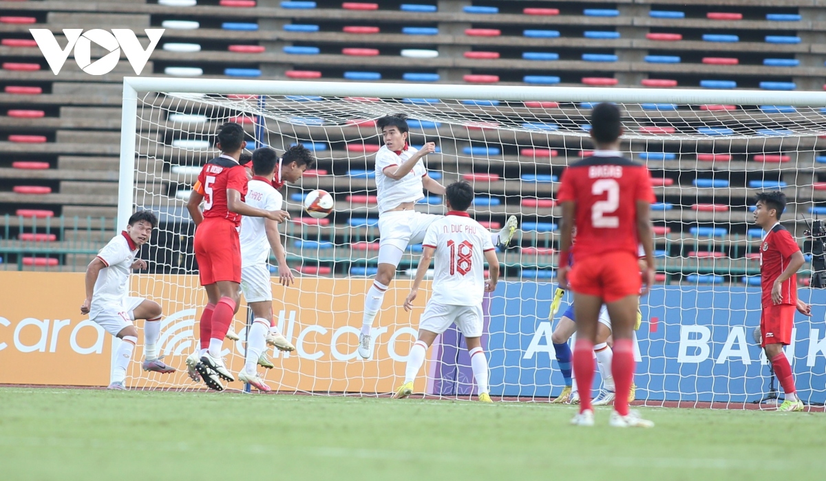 u22 viet nam thua 2-3 truoc 10 nguoi cua u22 indonesia o ban ket sea games 32 hinh anh 13