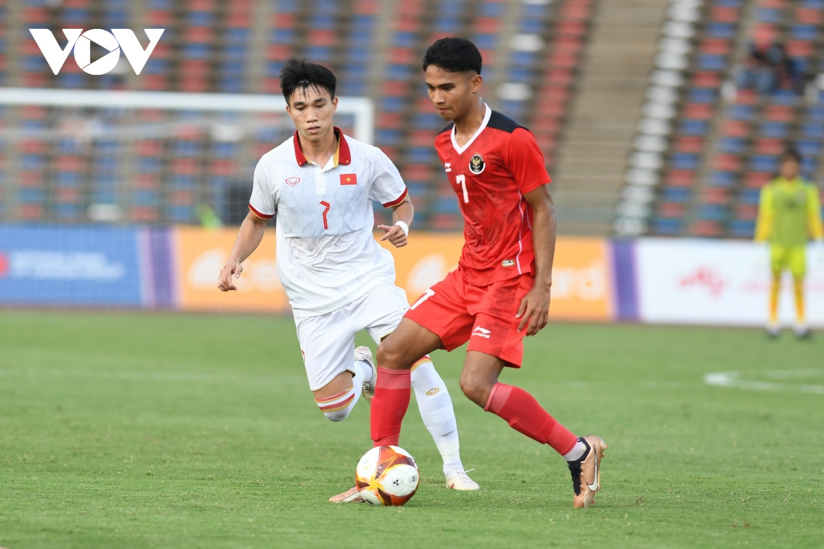 u22 viet nam thua 2-3 truoc 10 nguoi cua u22 indonesia o ban ket sea games 32 hinh anh 22