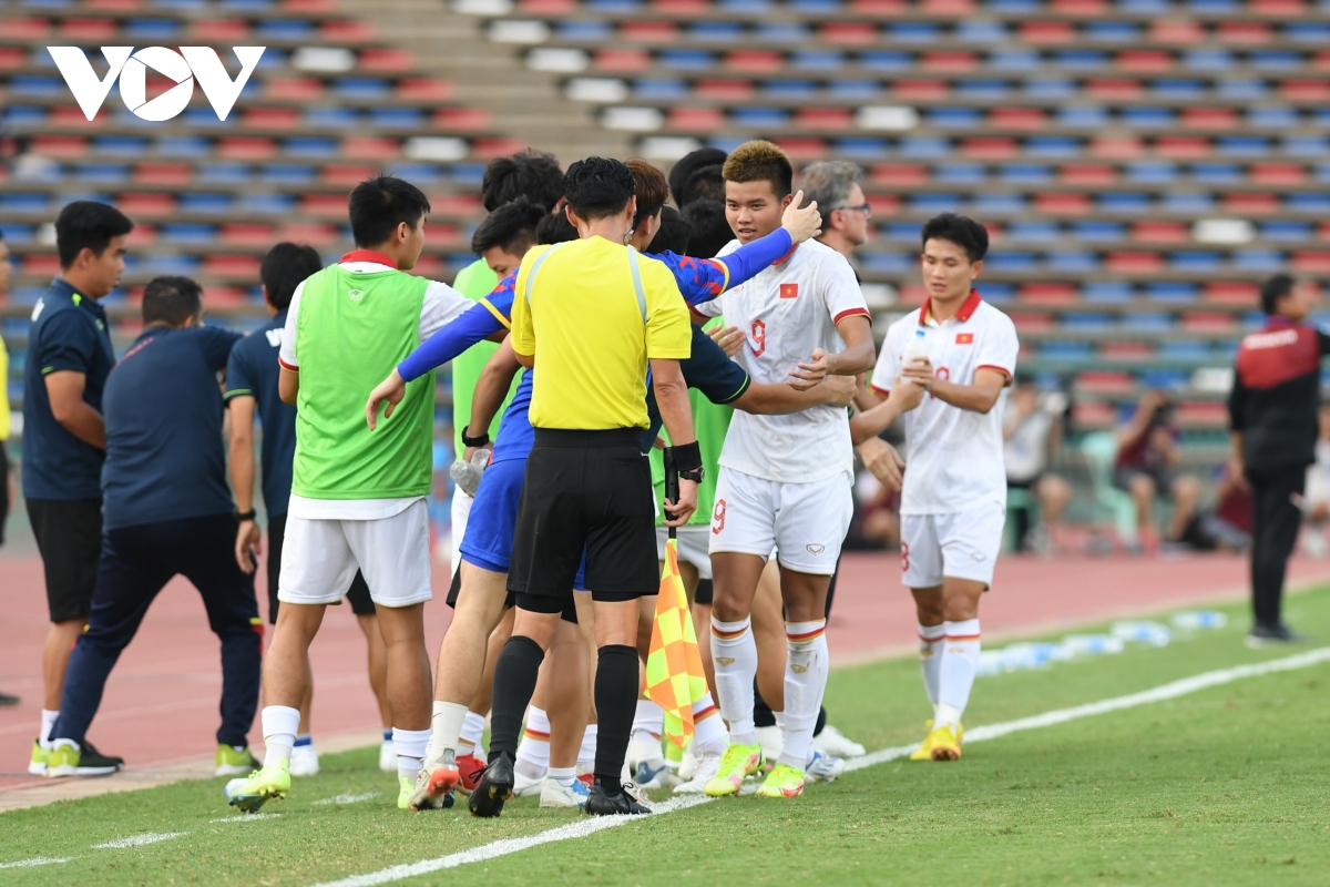 u22 viet nam thua 2-3 truoc 10 nguoi cua u22 indonesia o ban ket sea games 32 hinh anh 18