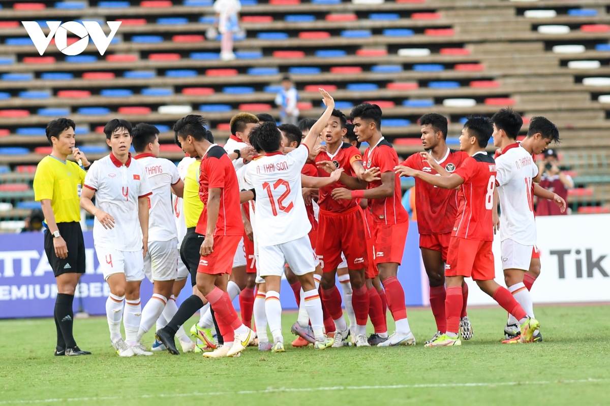 u22 viet nam thua 2-3 truoc 10 nguoi cua u22 indonesia o ban ket sea games 32 hinh anh 20