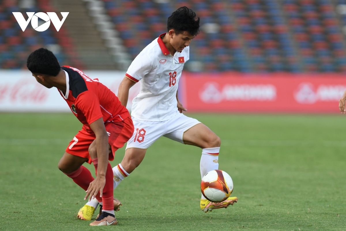 u22 viet nam thua 2-3 truoc 10 nguoi cua u22 indonesia o ban ket sea games 32 hinh anh 25