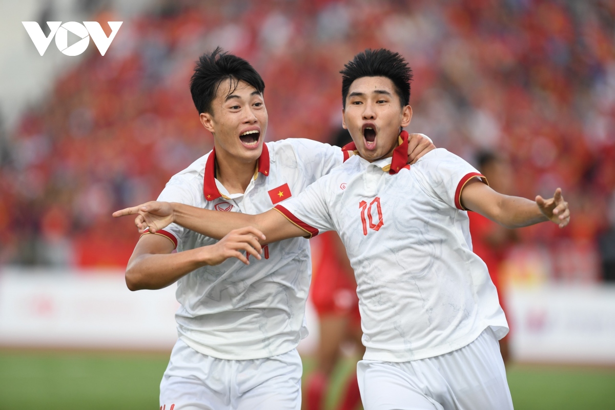 u22 viet nam thua 2-3 truoc 10 nguoi cua u22 indonesia o ban ket sea games 32 hinh anh 24