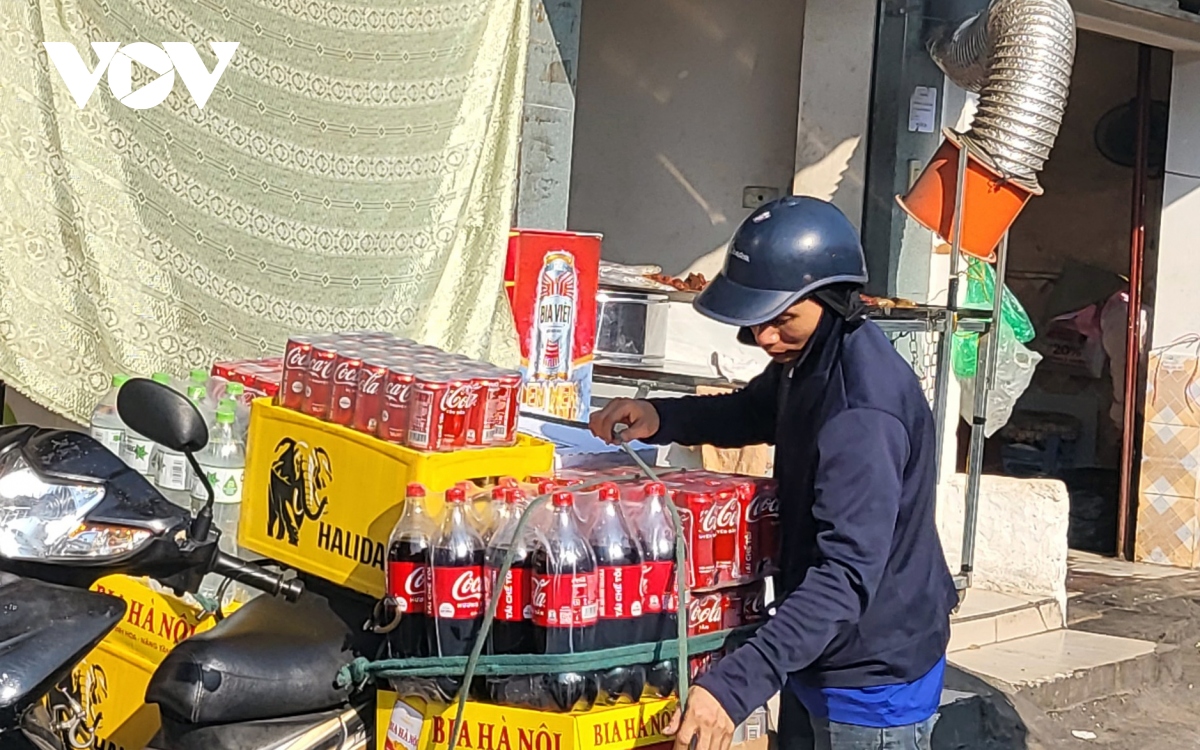 nguoi lao dong o ha noi vat va muu sinh duoi cai nang chay da chay thit hinh anh 5