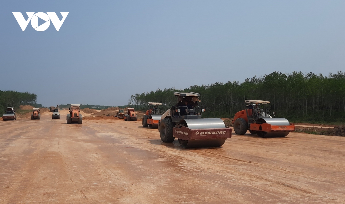 mới có 15 351 hộ dân có nhà ở trong phạm vi dự án cao tốc bắc nam bàn giao mặt bằng hình ảnh 2 moi co 15 351 ho dan co nha o trong pham vi du an cao toc bac nam ban giao mat bang hinh anh 2
