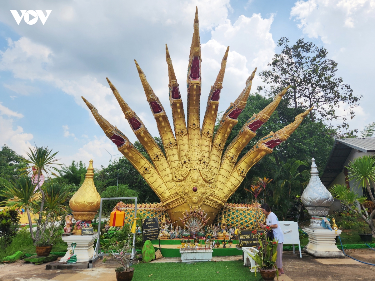 ngoi chua phat giao linh thieng o Dong bac thai lan hinh anh 11