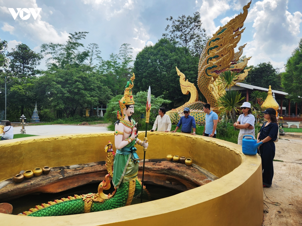 ngoi chua phat giao linh thieng o Dong bac thai lan hinh anh 14