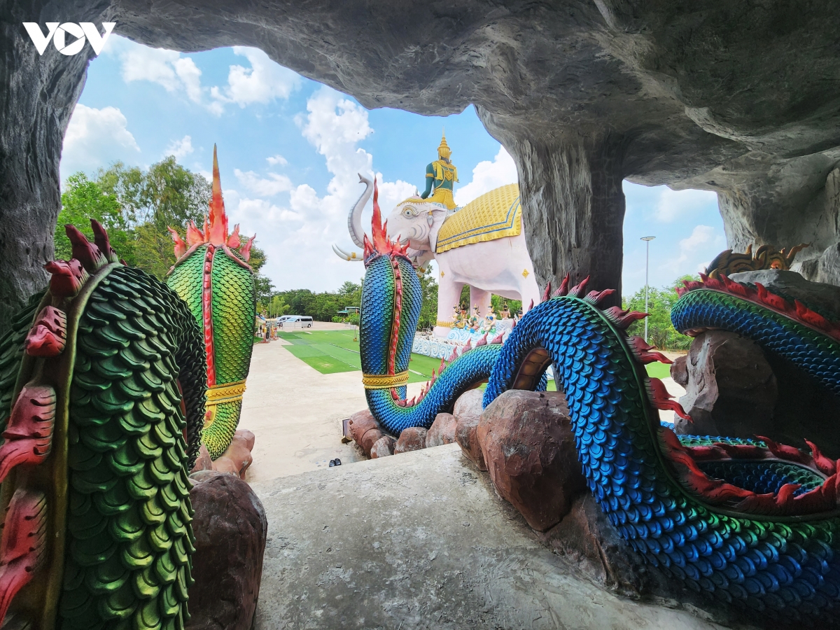 ngoi chua phat giao linh thieng o Dong bac thai lan hinh anh 7