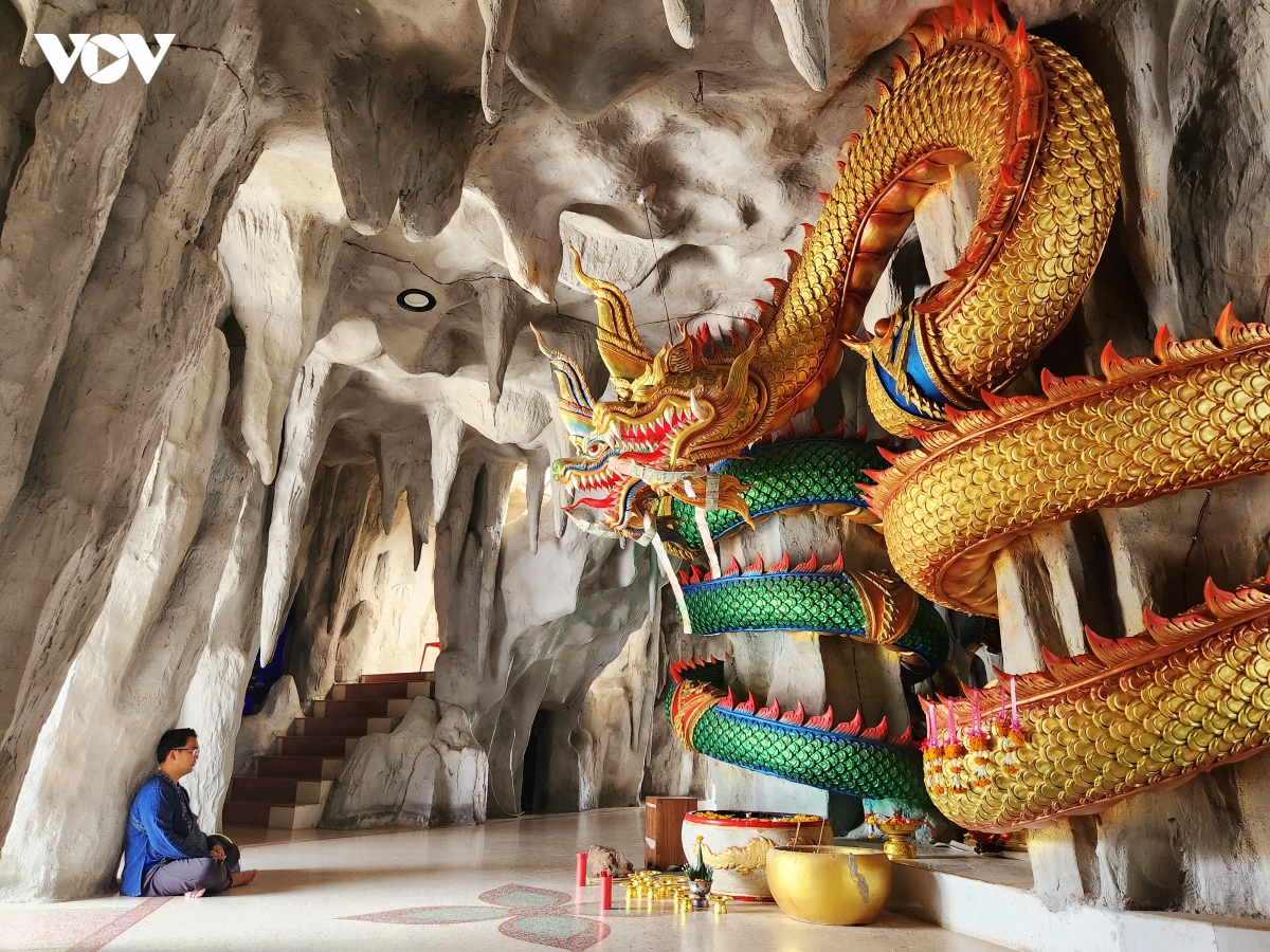ngoi chua phat giao linh thieng o Dong bac thai lan hinh anh 9