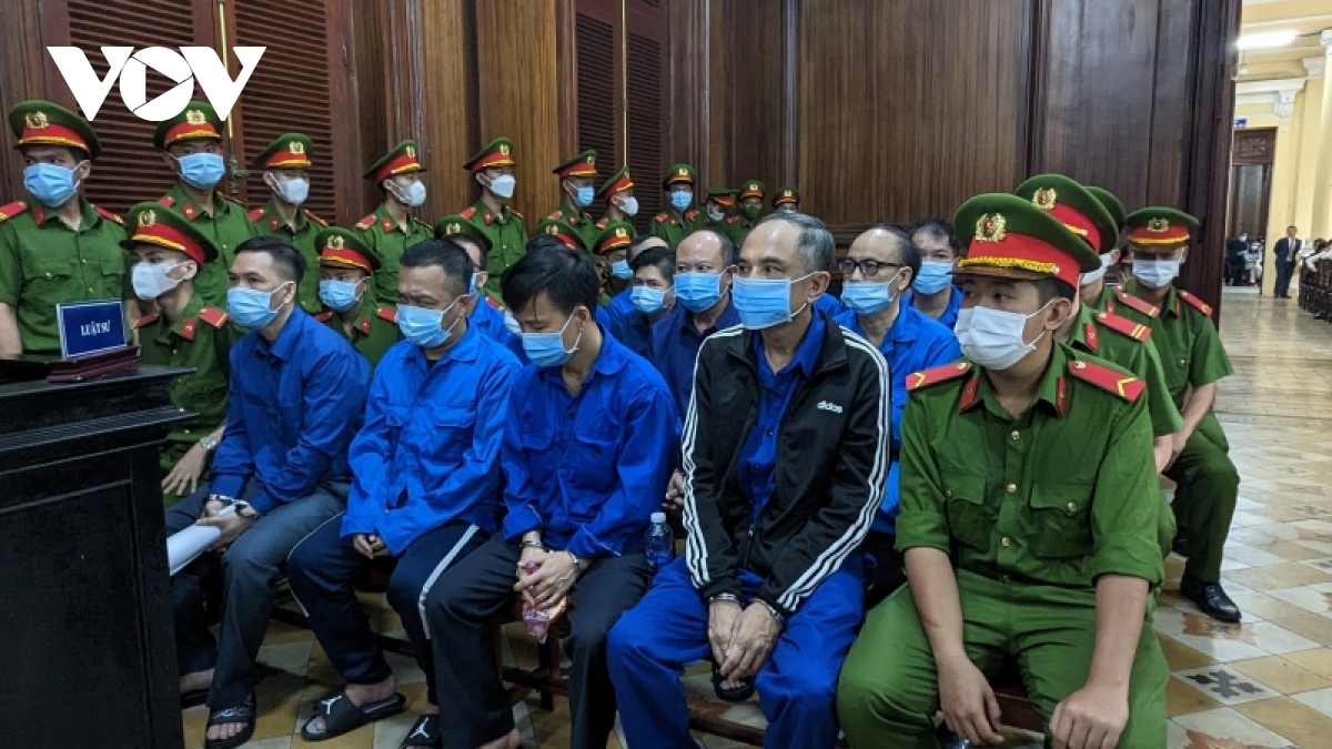 hàng loạt cán bộ thuế, hải quan tp.hcm hầu tòa trong vụ thuduc house hình ảnh 1 hang loat can bo thue, hai quan tp.hcm hau toa trong vu thuduc house hinh anh 1