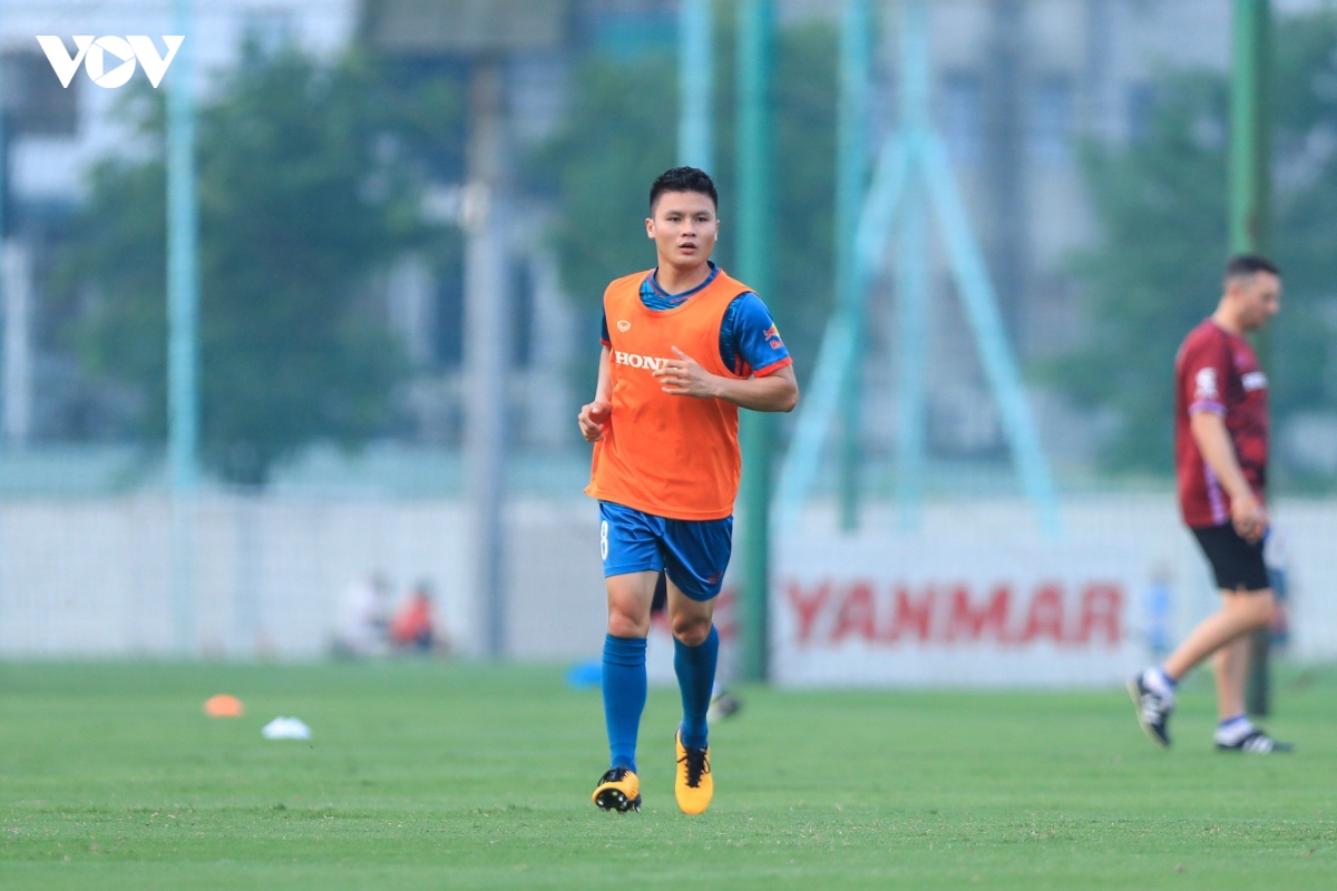 cong phuong tap kin trong ngay ra mat hlv troussier hinh anh 7