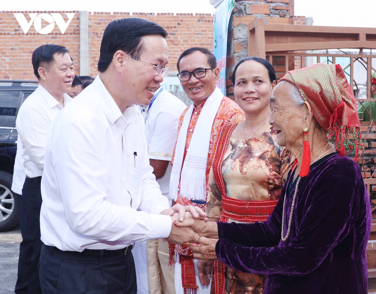 chủ tịch nước dự lễ đón bằng unesco đối với nghệ thuật làm gốm của người chăm hình ảnh 6 chu tich nuoc du le don bang unesco doi voi nghe thuat lam gom cua nguoi cham hinh anh 6