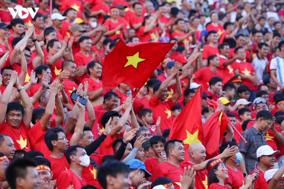 dan sao Dt viet nam ngat ngay truoc tinh cam cua cDv tai chao lua thien truong hinh anh 2