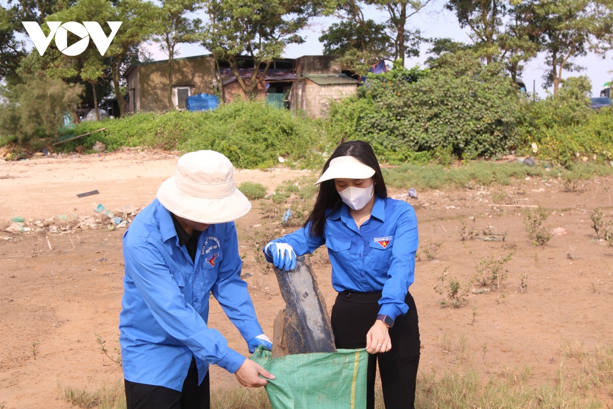 Quảng Ninh: Dọn rác nhựa, làm sạch môi trường sống