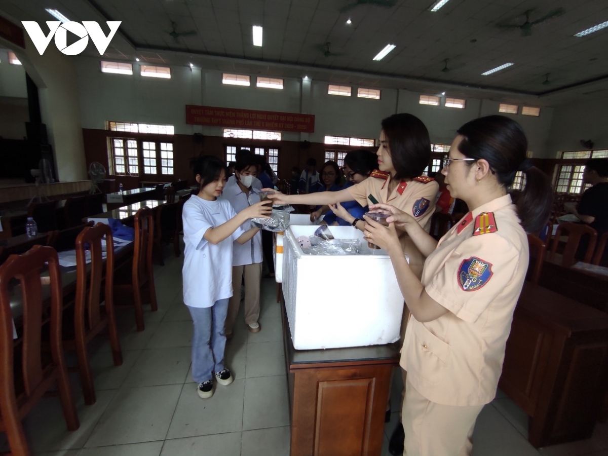 ky thi tot nghiep thpt quoc gia 2023 ket thuc ngay thi dau tien hinh anh 3