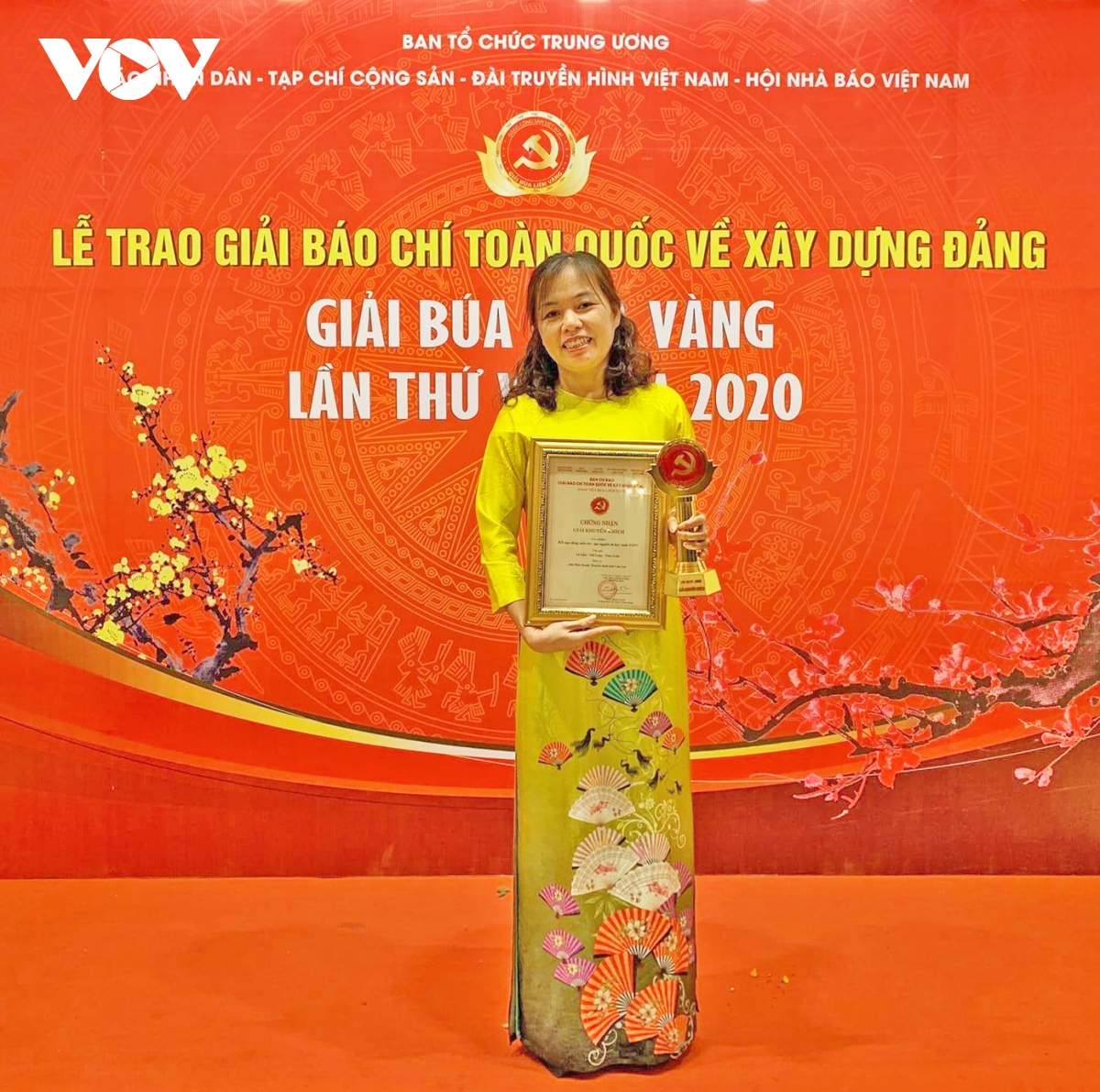 nhung phong vien co duyen voi giai nghe bao can ca dam me va trach nhiem hinh anh 1