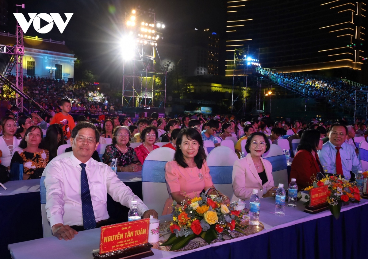 festival bien nha trang hoanh trang va an tuong khat vong phat trien hinh anh 2