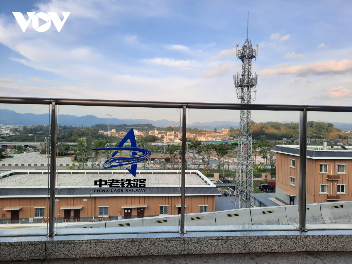 cận cảnh bên trong nhà ga chở khách của tuyến đường sắt trung quốc - lào hình ảnh 1 can canh ben trong nha ga cho khach cua tuyen duong sat trung quoc - lao hinh anh 1