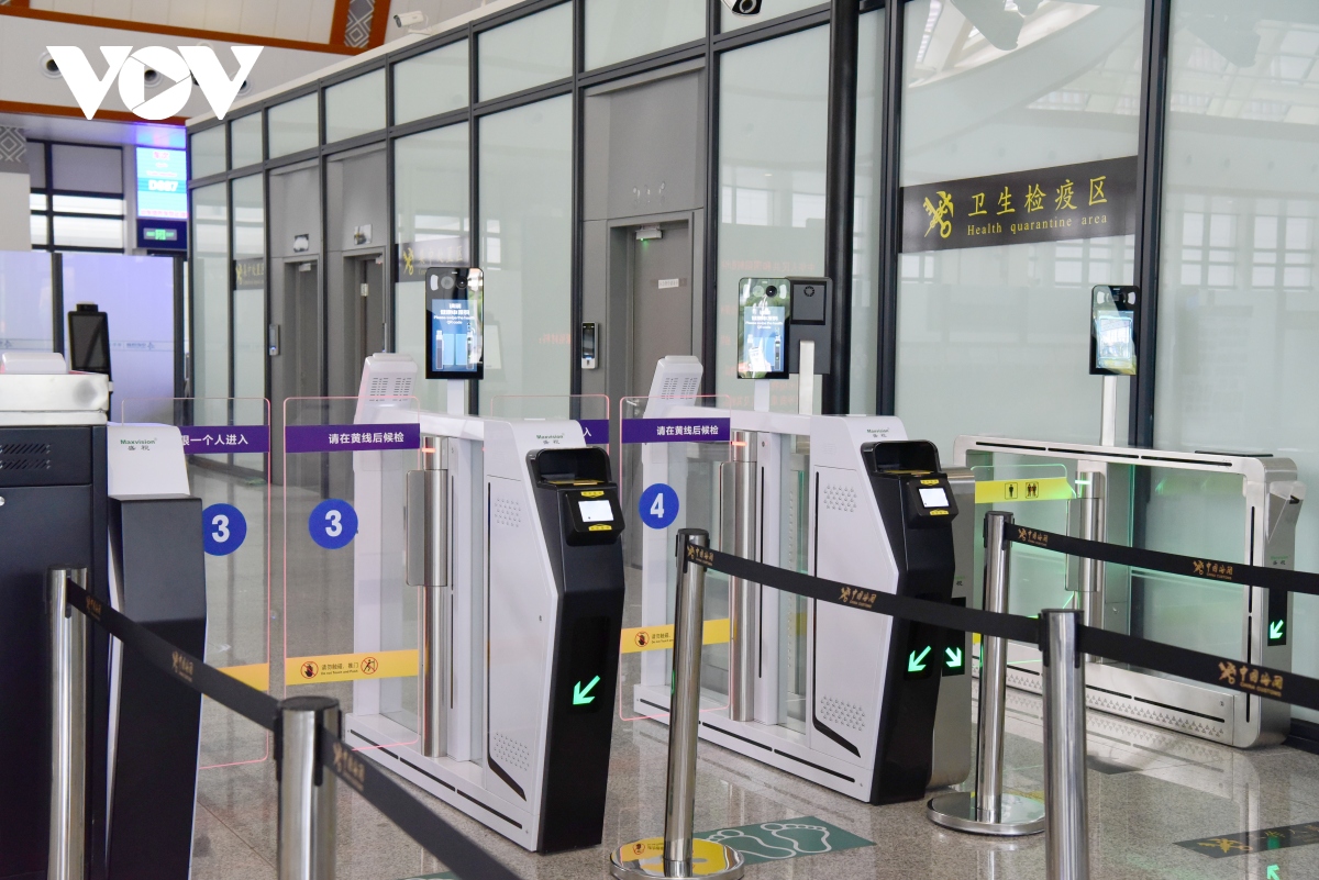 cận cảnh bên trong nhà ga chở khách của tuyến đường sắt trung quốc - lào hình ảnh 10 can canh ben trong nha ga cho khach cua tuyen duong sat trung quoc - lao hinh anh 10