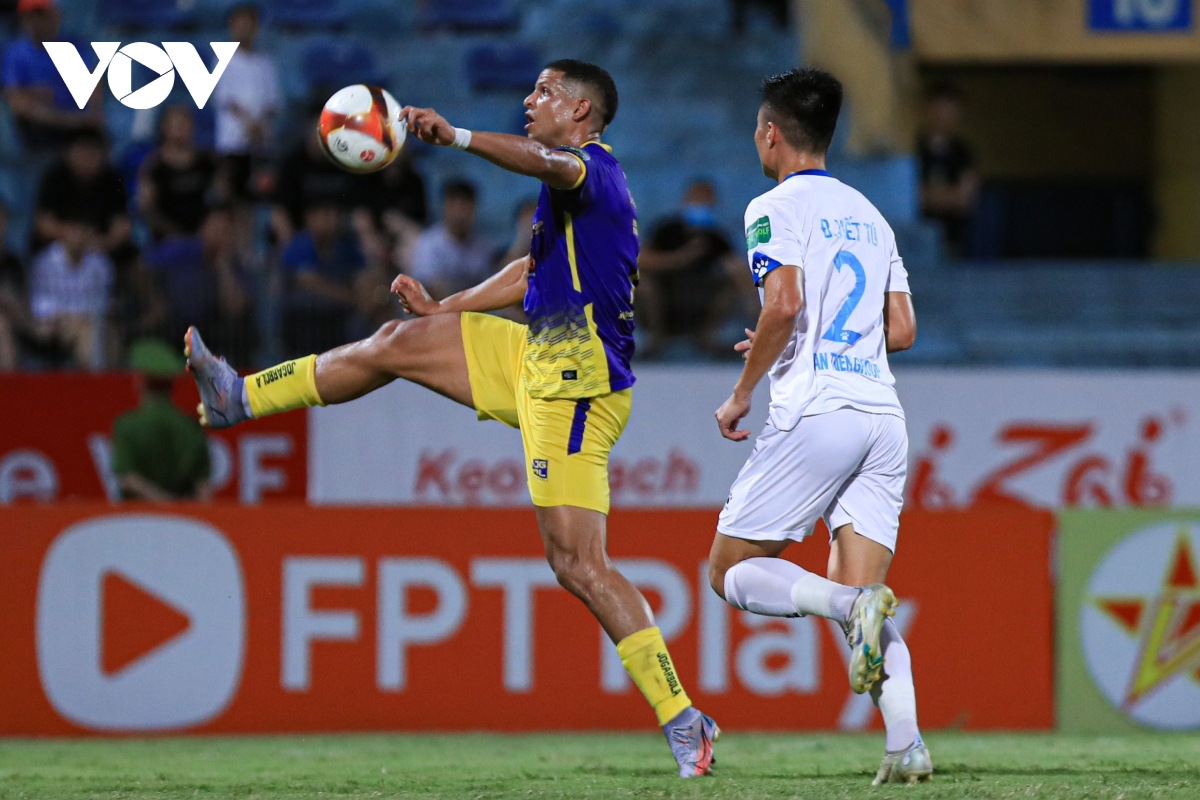 ket qua v-league 2023 tuan hai lap cong, ha noi fc giai con khat chien thang hinh anh 11