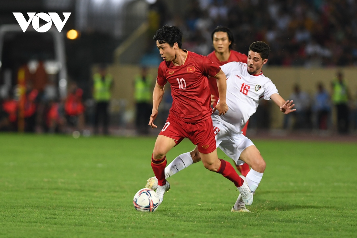 du am Dt viet nam 1-0 Dt syria hai gam mau doi nghich o chao lua thien truong hinh anh 3