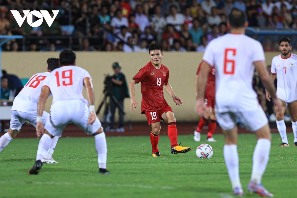 du am Dt viet nam 1-0 Dt syria hai gam mau doi nghich o chao lua thien truong hinh anh 2