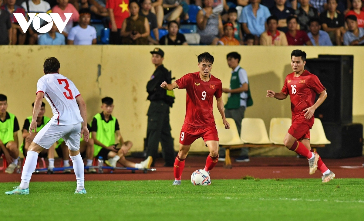 du am Dt viet nam 1-0 Dt syria hai gam mau doi nghich o chao lua thien truong hinh anh 6