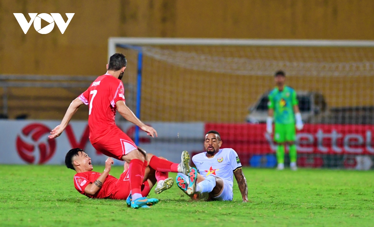 Duc chien di vao lich su v-league trong ngay viettel fc thang 4-0 ha tinh hinh anh 3