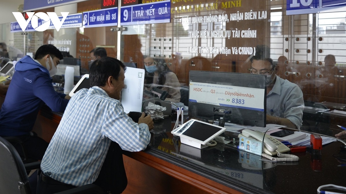 tp.hcm tăng thu 15,8 tỷ đồng sau 1 tháng tăng phí làm giấy tờ nhà đất hình ảnh 1 tp.hcm tang thu 15,8 ty dong sau 1 thang tang phi lam giay to nha dat hinh anh 1