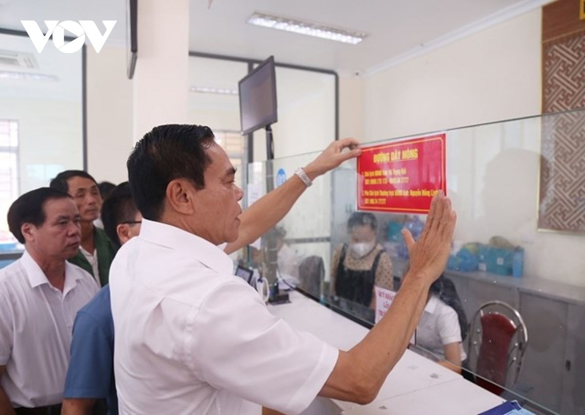 chu tich ha tinh nhan gan 1000 cuoc goi, tin nhan sau 1 ngay cong bo sDt ca nhan hinh anh 1