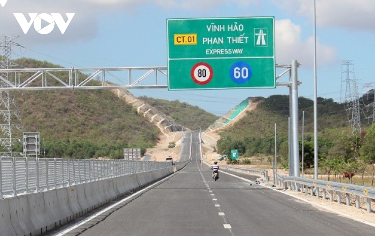 nghich ly cao toc vua thong xe chi gioi han 80 km h, ql1 cu cho chay 90 km h hinh anh 6