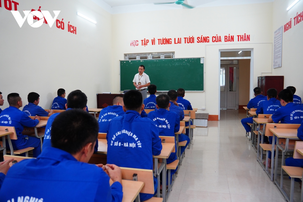 du hoc sinh doan tuyet voi ma tuy- neo ve lam chong gai hinh anh 1