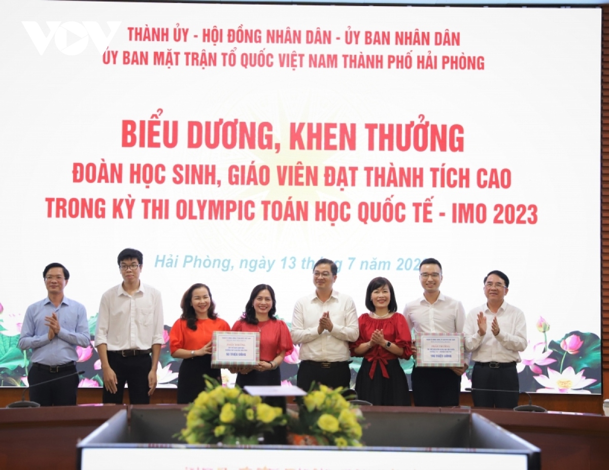 hai phong thuong nong hoc sinh dat thanh tich cao tai ky thi olympic toan quoc te hinh anh 2