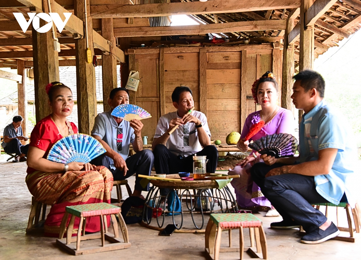 Lạc bước trong sắc màu văn hóa mới lạ tại ngôi làng người Thái ở Trung Quốc