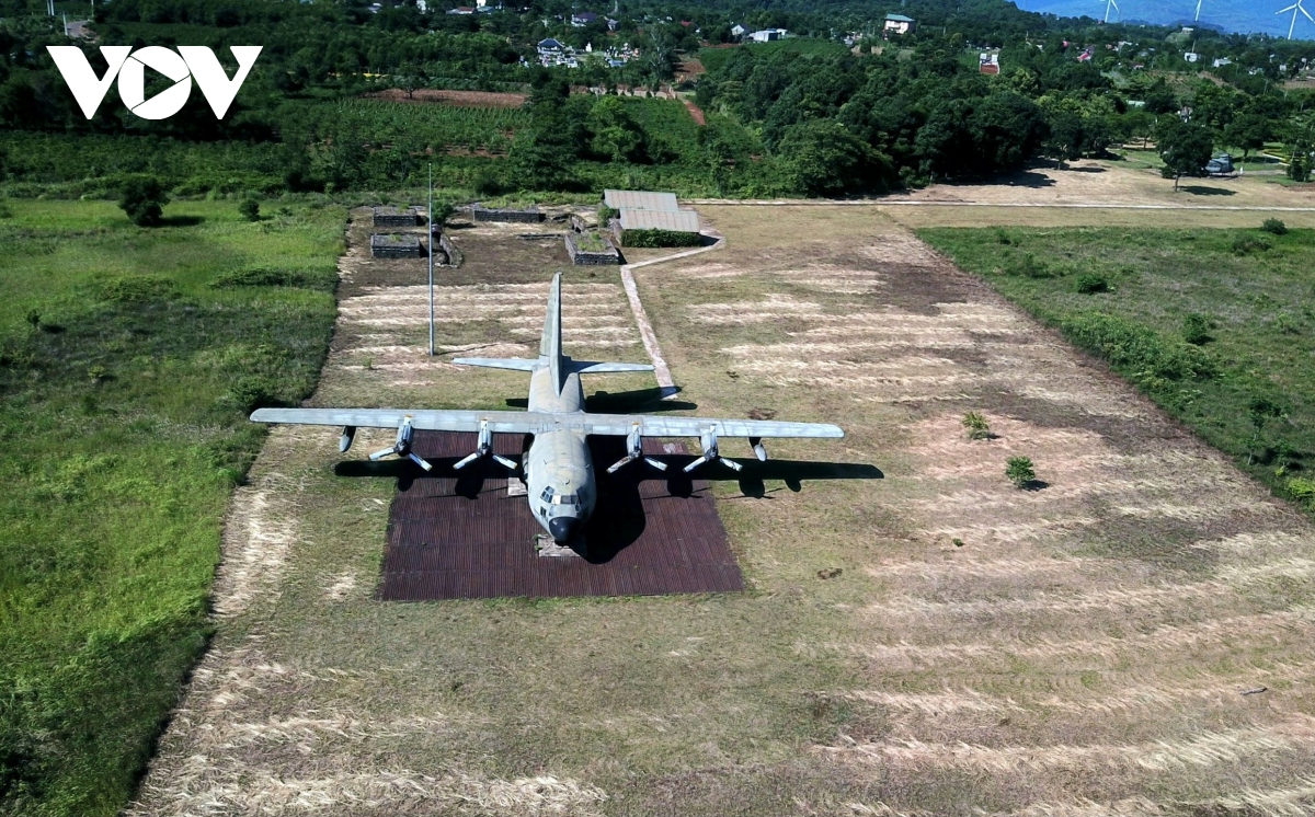 du lich hoai niem ve chien truong xua va dong doi hinh anh 3