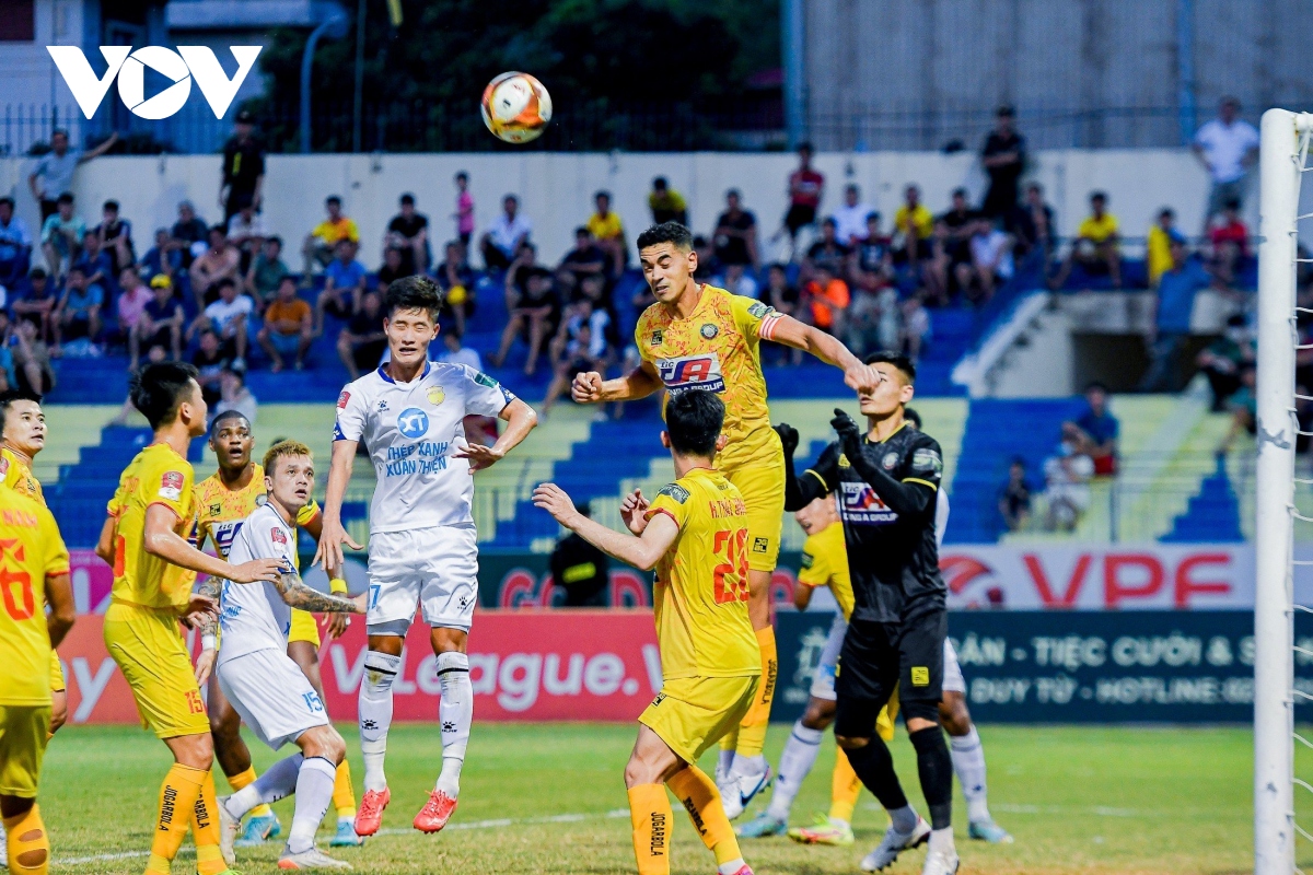 ket qua vong 1 giai doan 2 v-league 2023 nam Dinh ha dep thanh hoa hinh anh 1