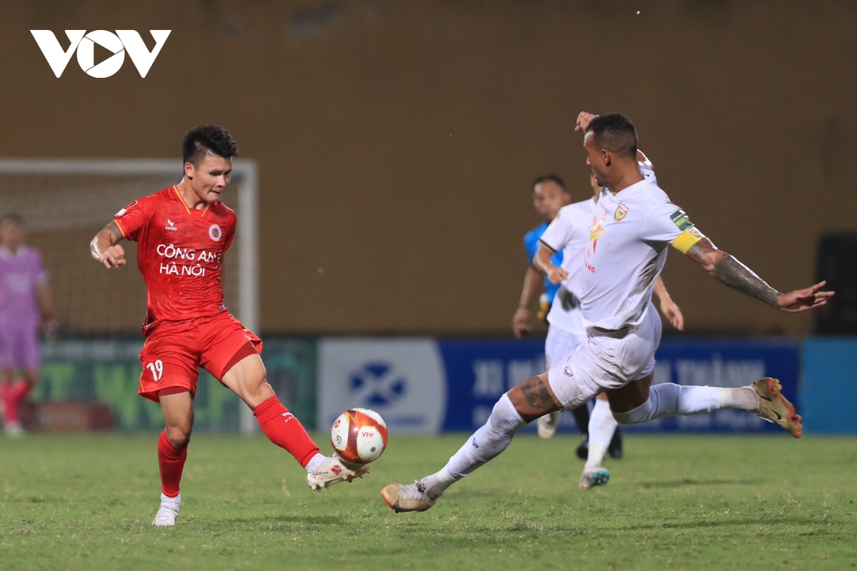 Kết quả vòng 1 giai đoạn 2 V-League 2023: CAHN cầm vàng lại để vàng rơi