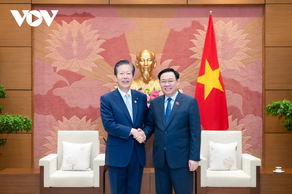 Chủ tịch Quốc hội Vương Đình Huệ tiếp Chủ tịch Đảng Công Minh Nhật Bản