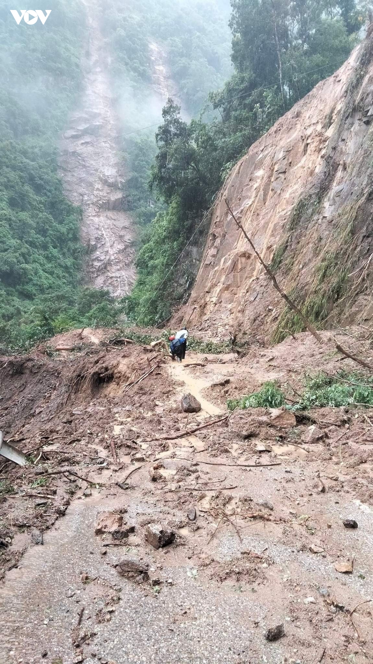 cac tinh tay bac khan truong khac phuc hau qua mua lon gay lu quet, sat lo dat hinh anh 6