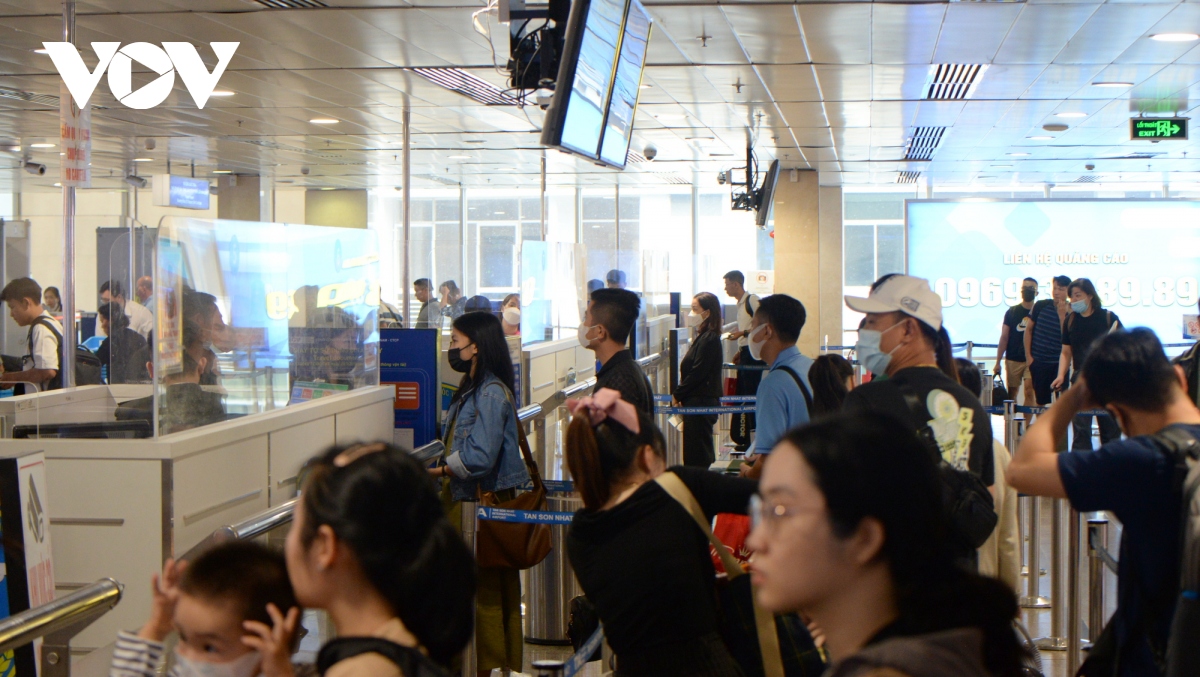 san bay vao cao diem, cac tuyen duong tai tp hcm dong duc hinh anh 8