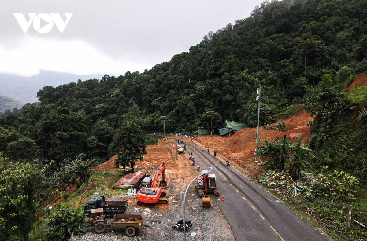 Lâm Đồng chỉ đạo rà soát, sơ tán người dân ở khu vực chân núi nguy hiểm