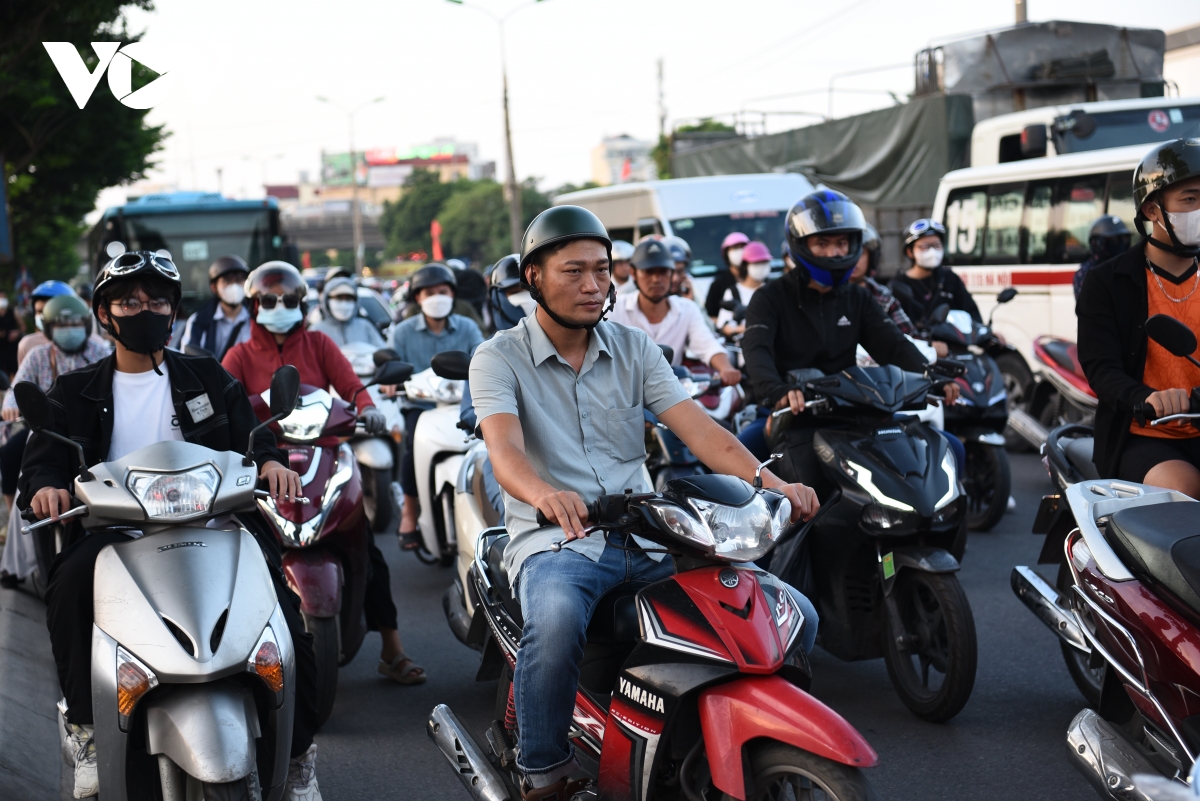 Giao thông Hà Nội ùn ứ trong ngày làm việc cuối cùng trước kỳ nghỉ lễ 2/9