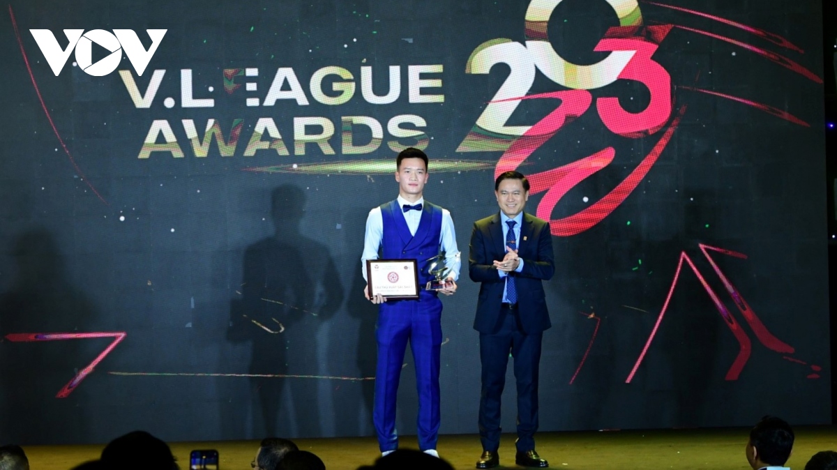 V-League Awards 2023: Hoàng Đức nhận danh hiệu cầu thủ xuất sắc nhất