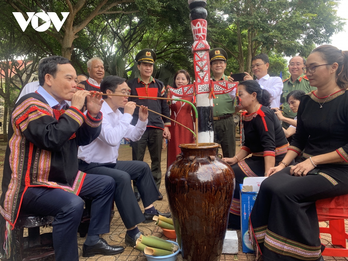 Phó Thủ tướng Trần Lưu Quang dự Ngày hội Toàn dân bảo vệ ANTQ tại Đắk Lắk