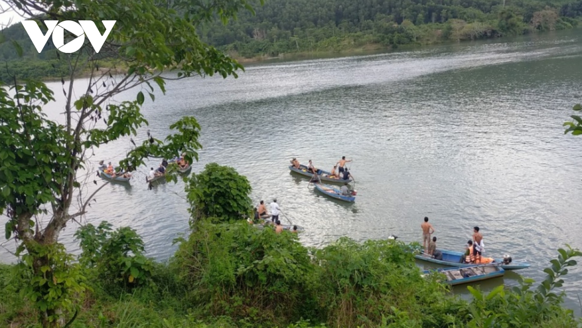 Lật ghe trên hồ thuỷ điện Sông Tranh, 2 người tử vong