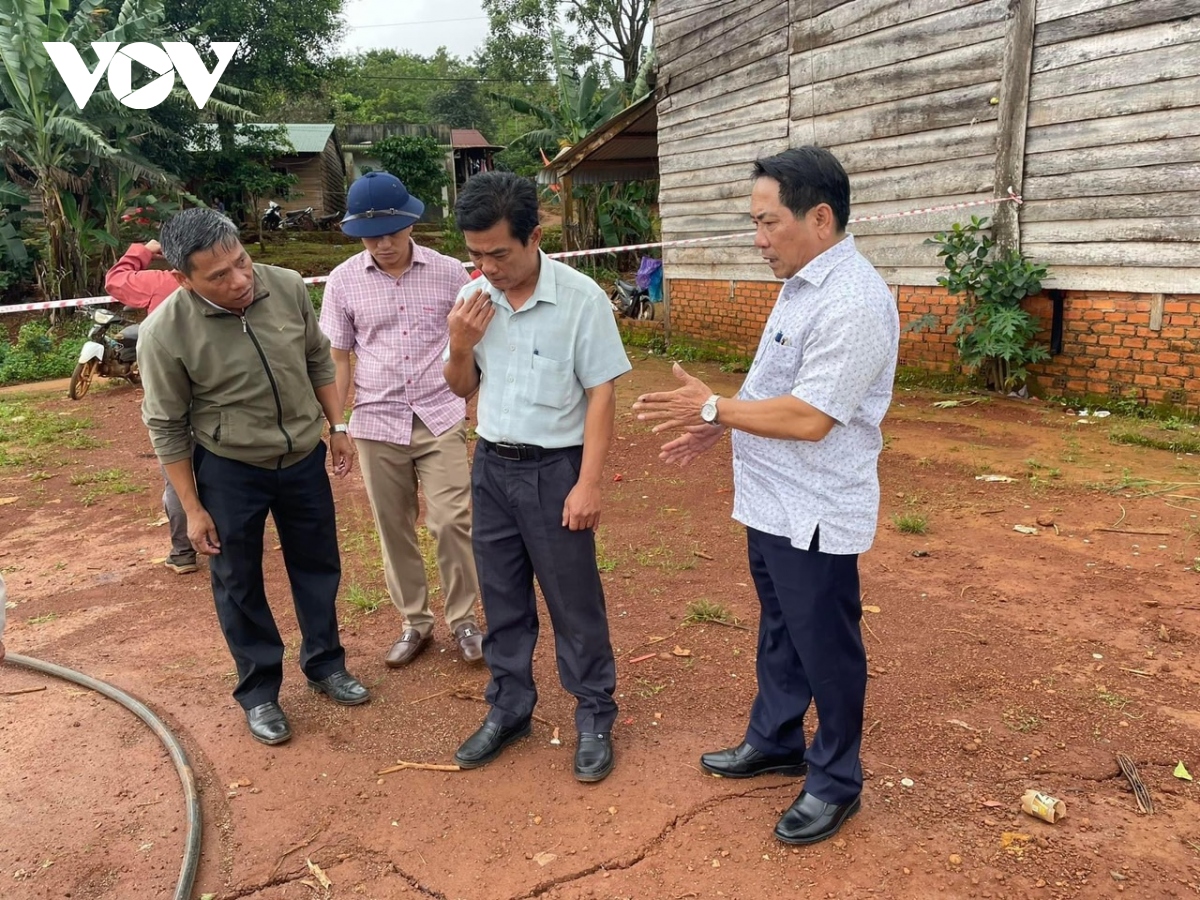 Dak nong di doi khan cap 45 ho dan khi mat dat xuat hien nhieu vet nut hinh anh 4