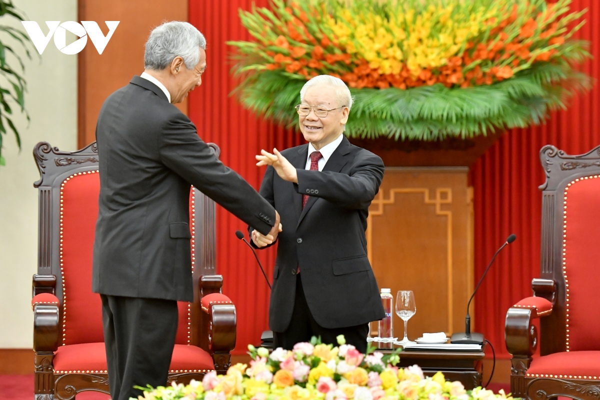 vietnamese leaders receive singaporean pm lee hsien loong picture 1