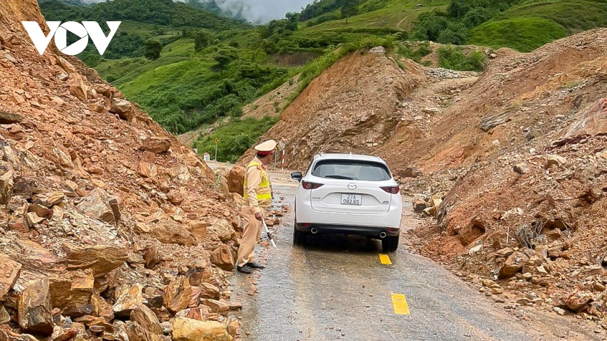 Nhiều điểm sạt lở trên các tuyến quốc lộ, tỉnh lộ ở Điện Biên