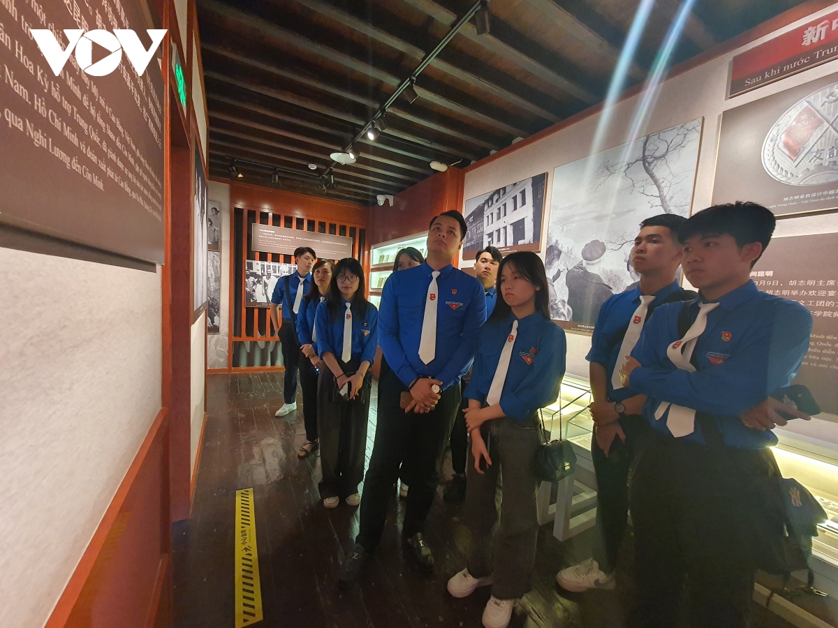 Những hình ảnh xúc động về Hồ Chủ tịch tại Côn Minh, Trung Quốc